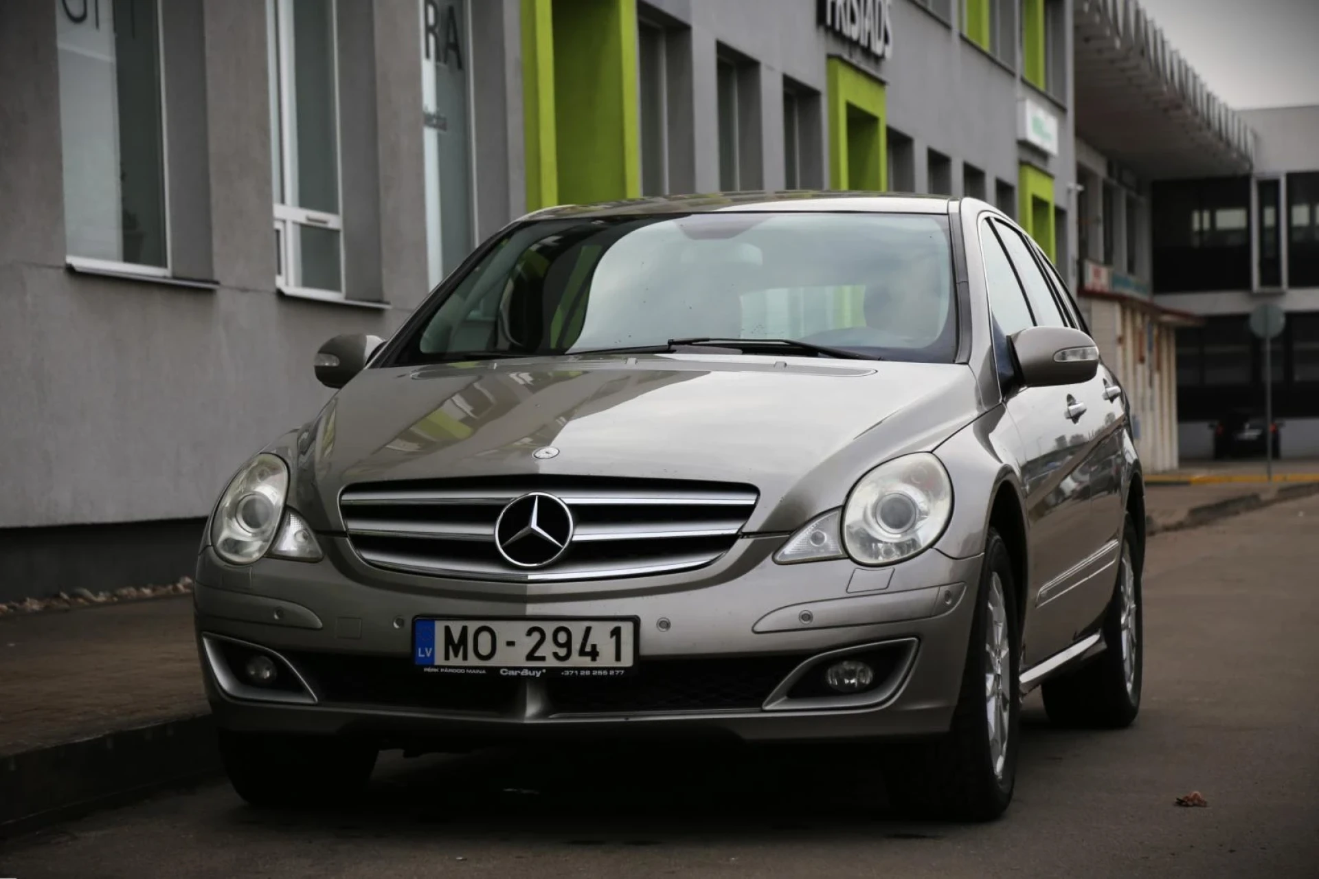 Mercedes-Benz R320