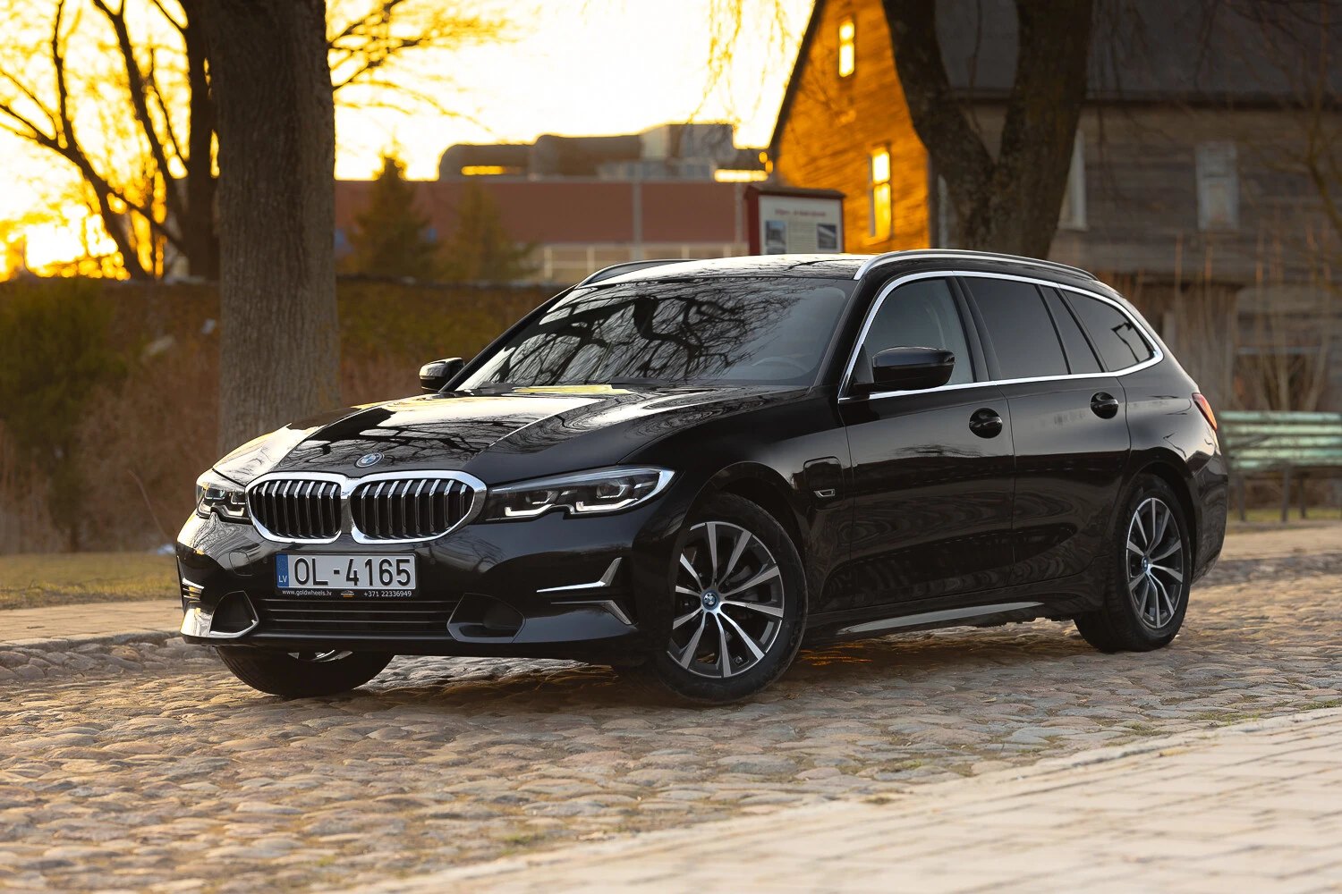 BMW 320