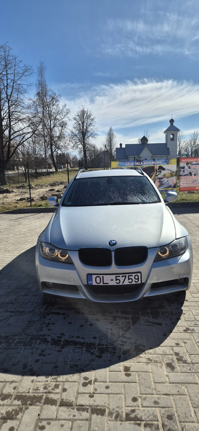 BMW 320