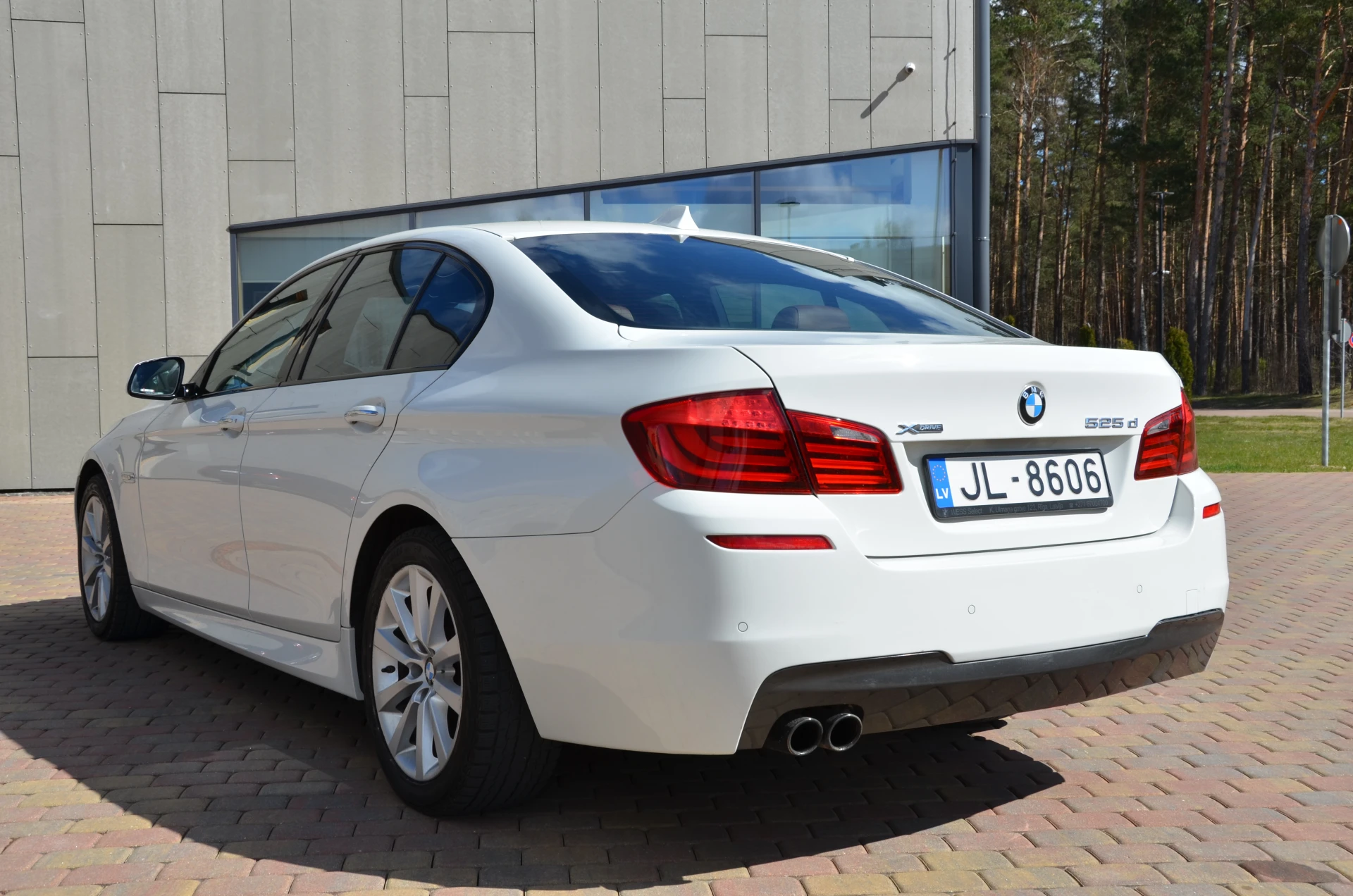 BMW 525