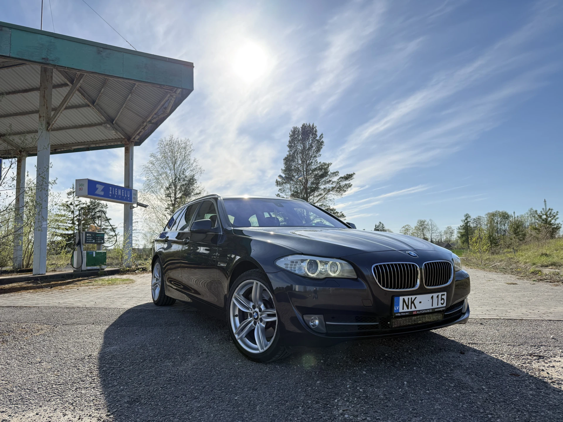 BMW 525