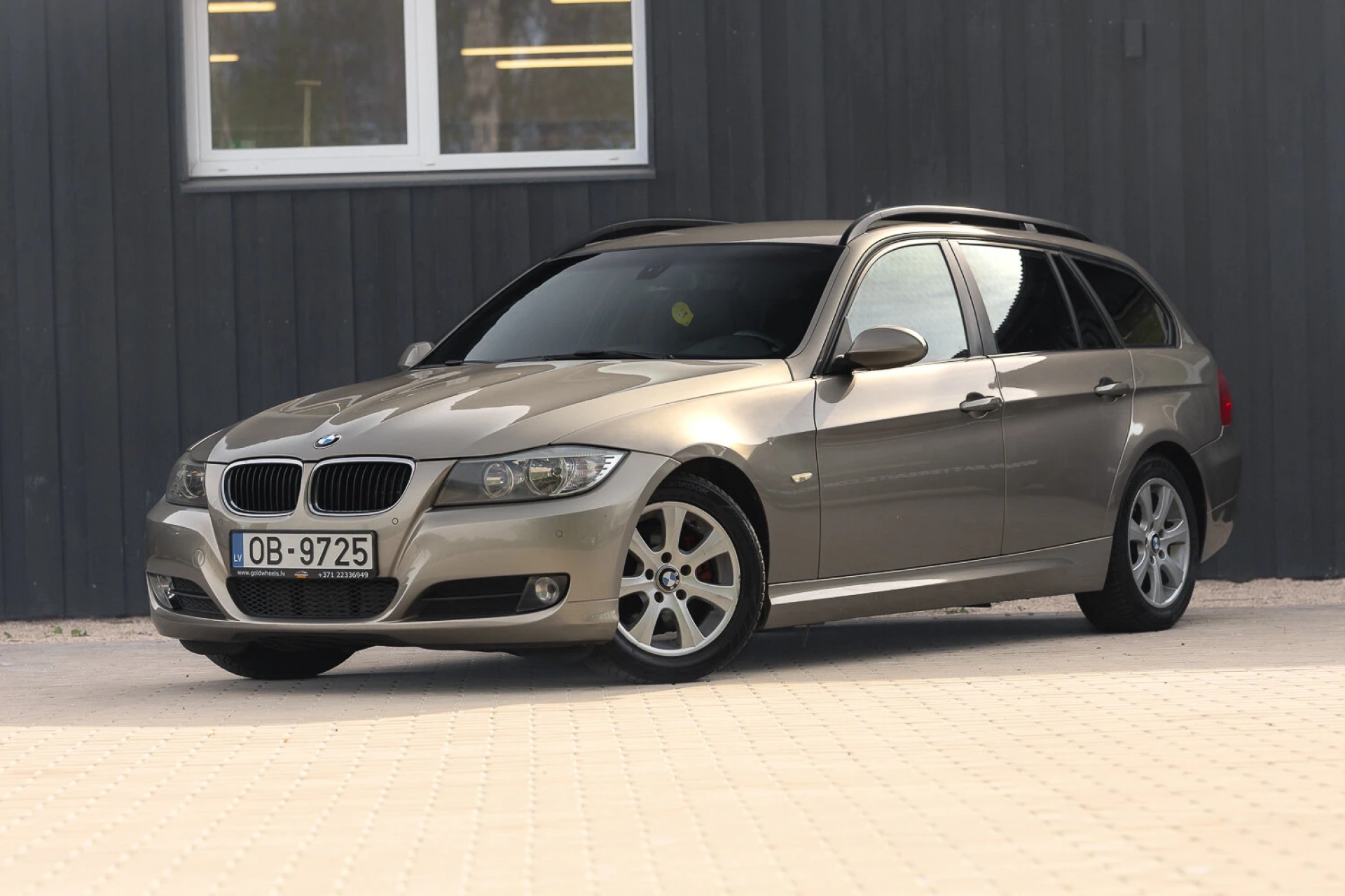 BMW 320