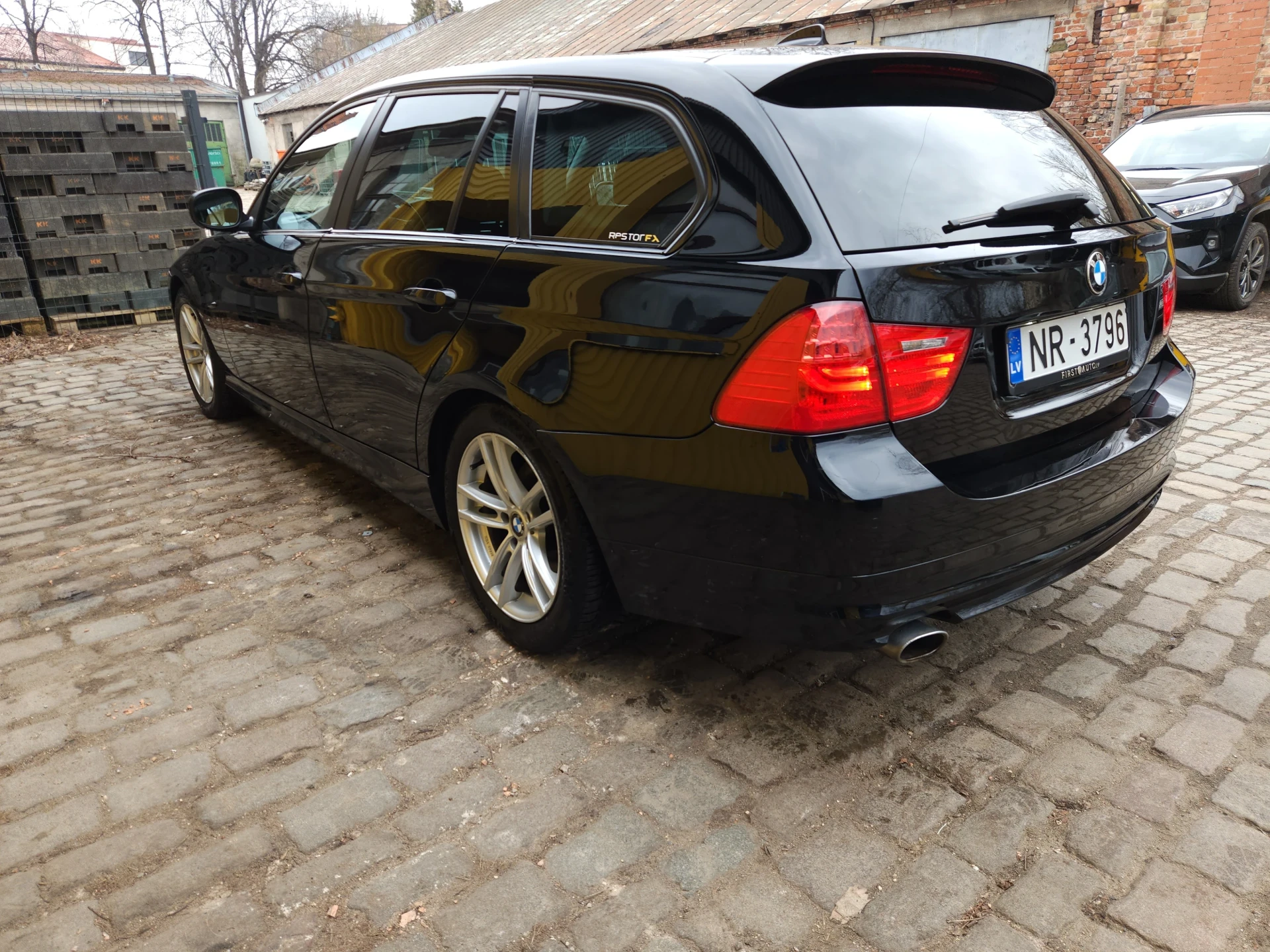 BMW 320