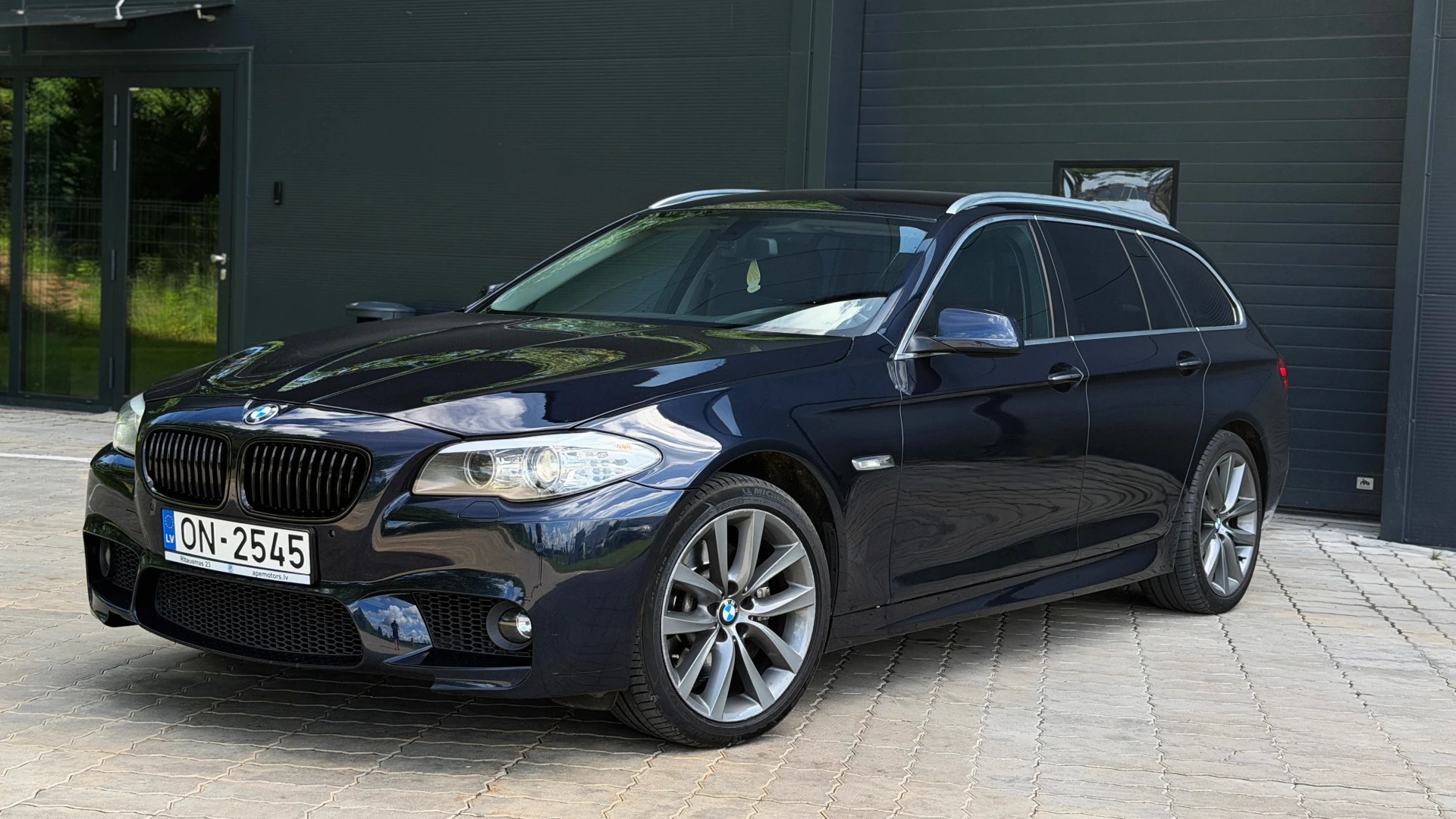 BMW 525