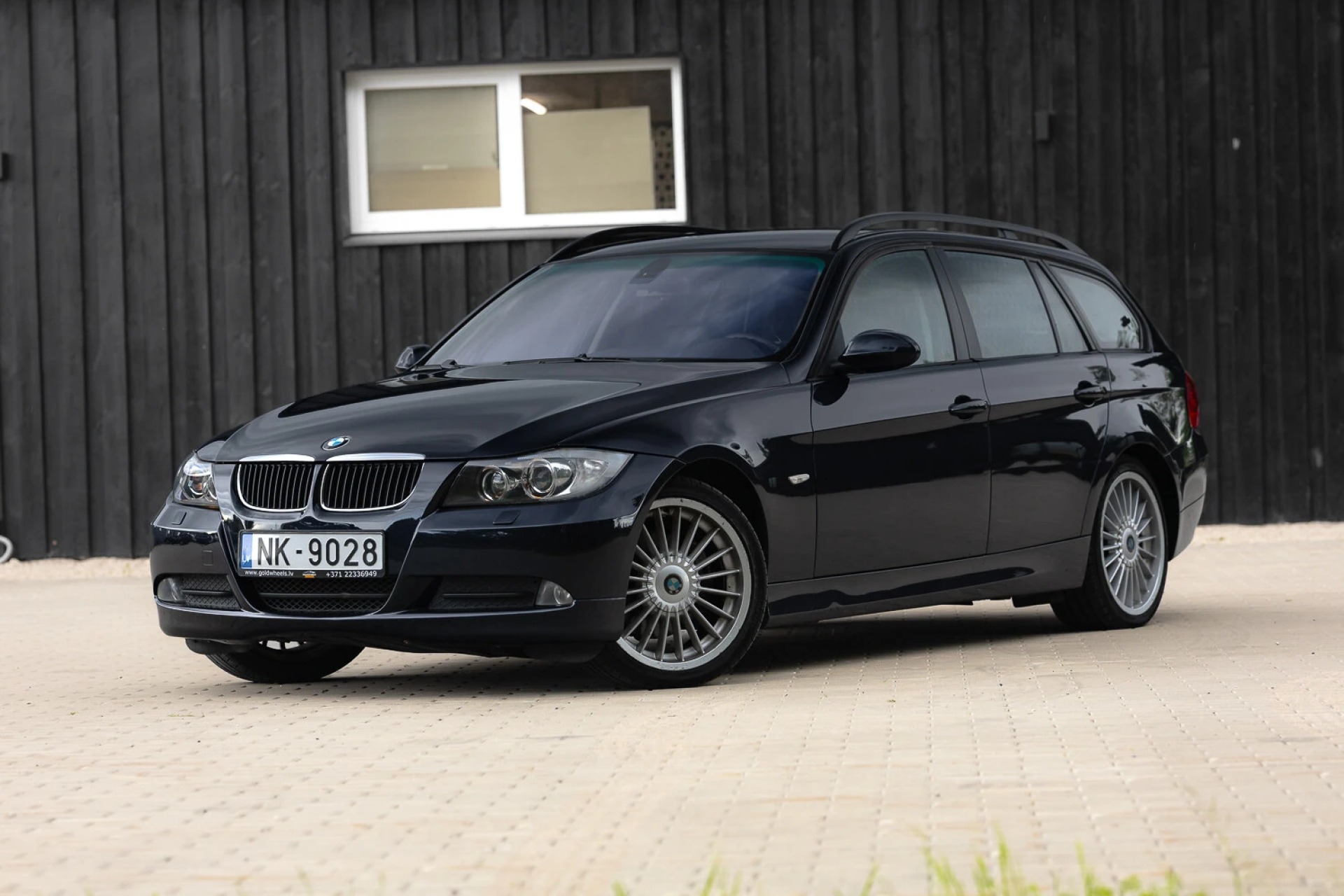 BMW 320