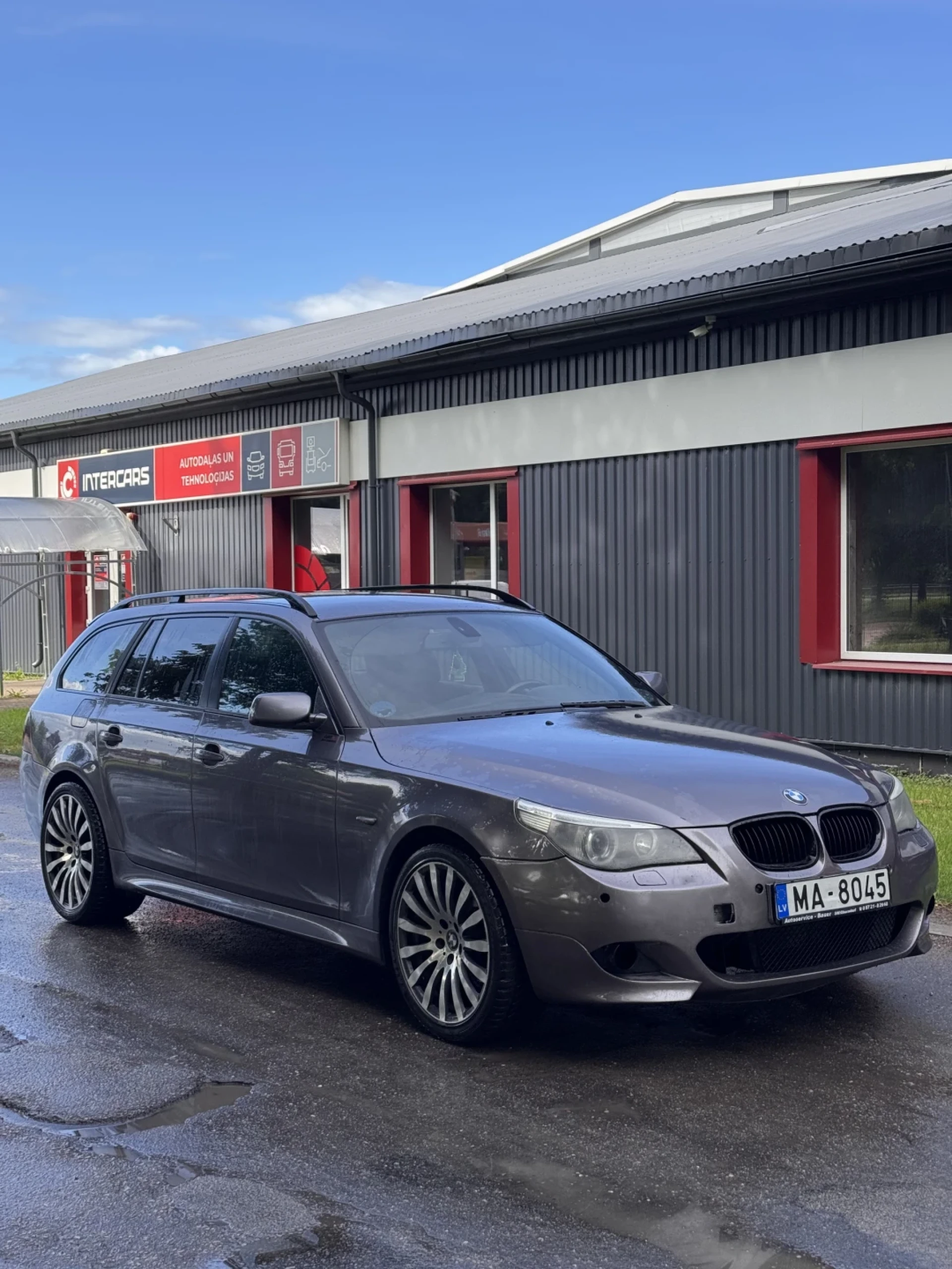BMW 525